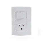 Llave de luz Armada 1 Punto y 1 Toma Sica Life blanco